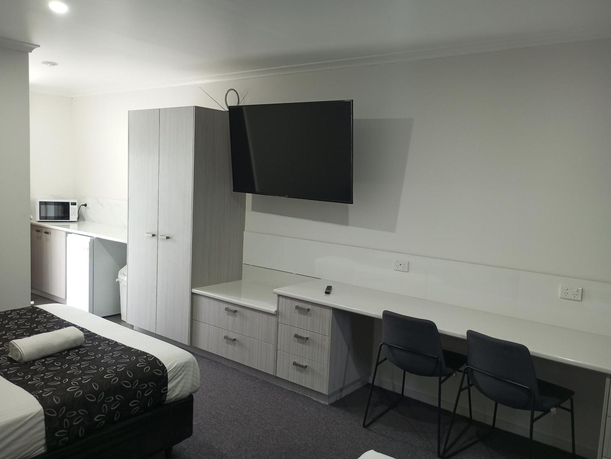 Big Valley Lakeside Paradise Motor Inn Shepparton Buitenkant foto