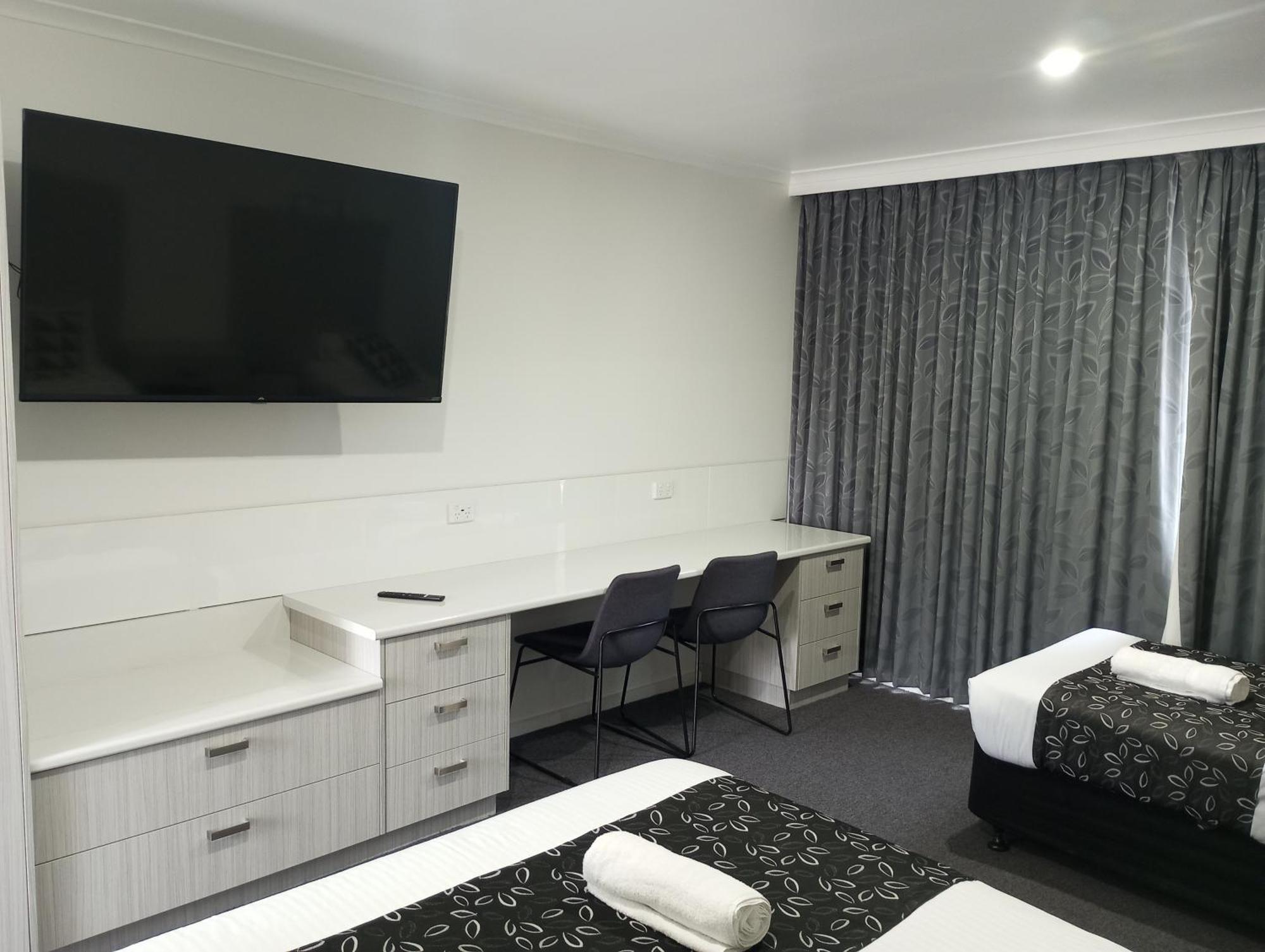 Big Valley Lakeside Paradise Motor Inn Shepparton Buitenkant foto