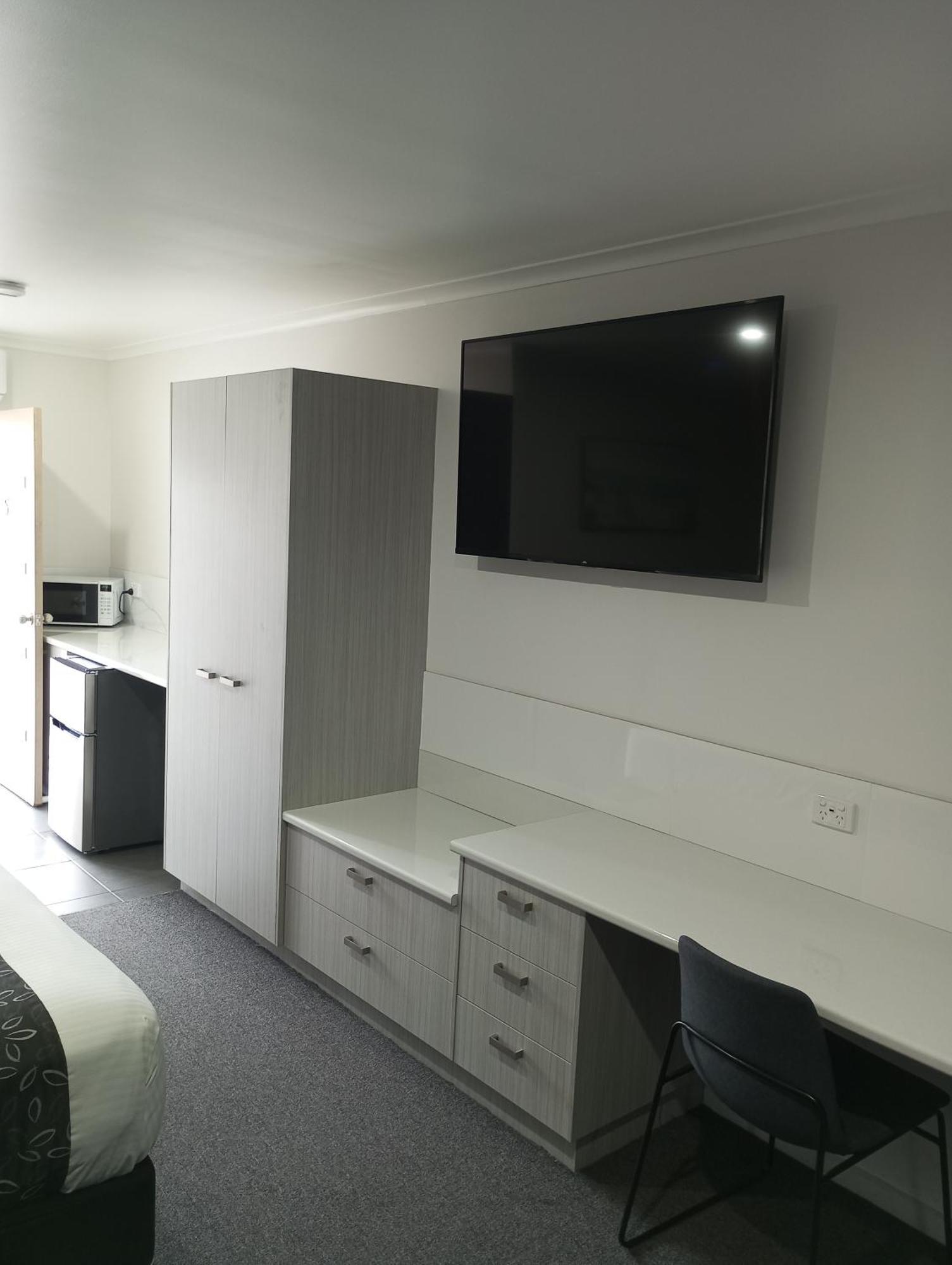 Big Valley Lakeside Paradise Motor Inn Shepparton Buitenkant foto