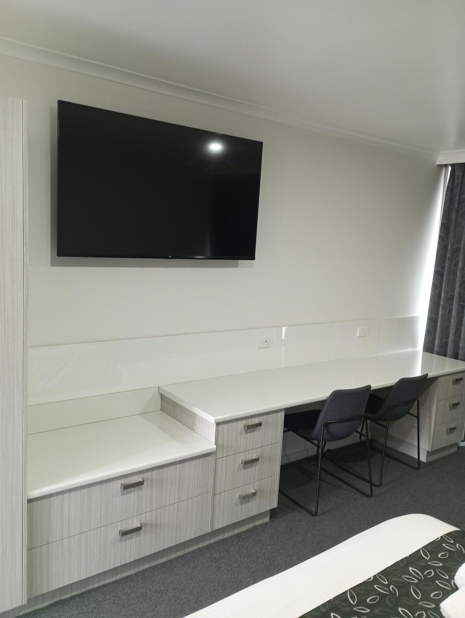 Big Valley Lakeside Paradise Motor Inn Shepparton Buitenkant foto