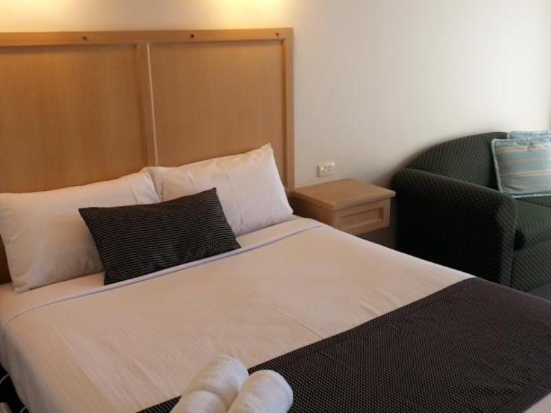Big Valley Lakeside Paradise Motor Inn Shepparton Buitenkant foto