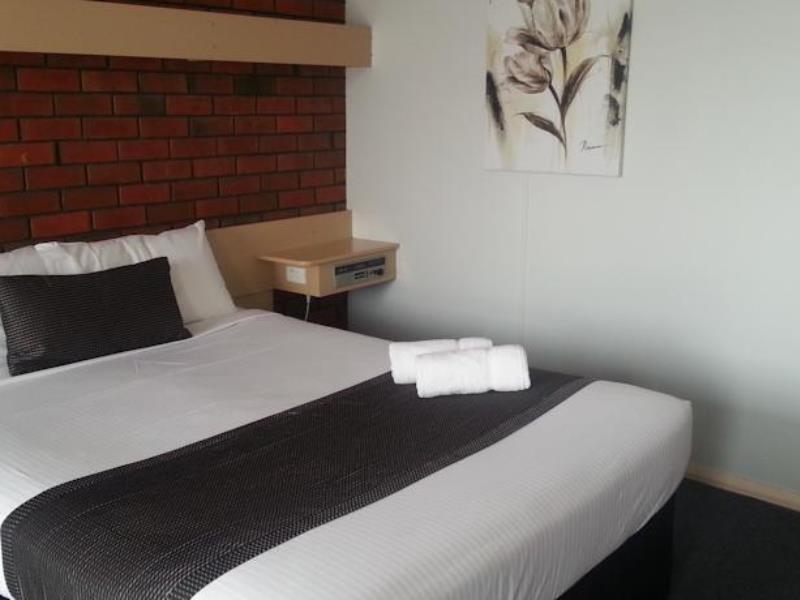 Big Valley Lakeside Paradise Motor Inn Shepparton Buitenkant foto