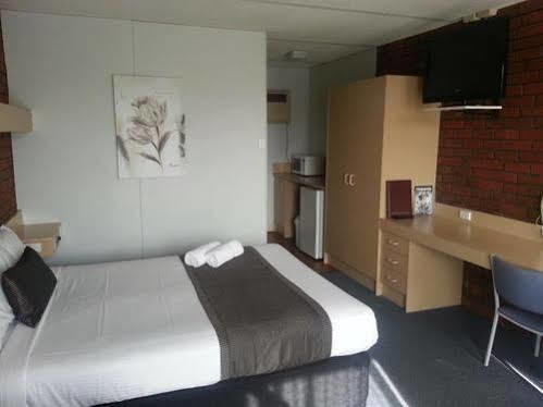 Big Valley Lakeside Paradise Motor Inn Shepparton Buitenkant foto